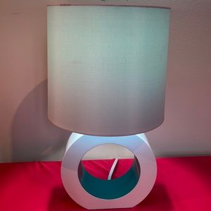 Very cute modern lamp 15 1/2 inches tall 7 1/16 inches wide